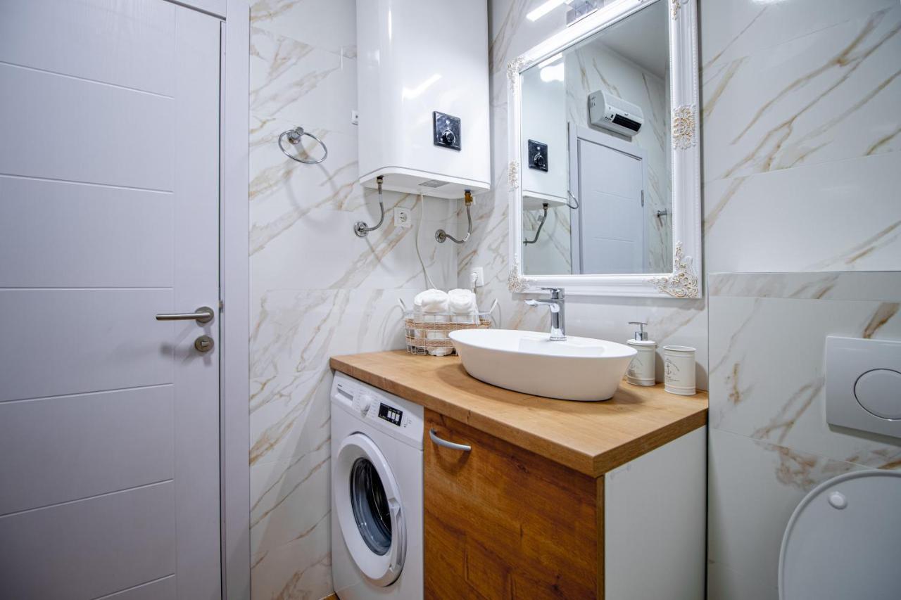 Apartments Euphoria East ริเยกา ภายนอก รูปภาพ